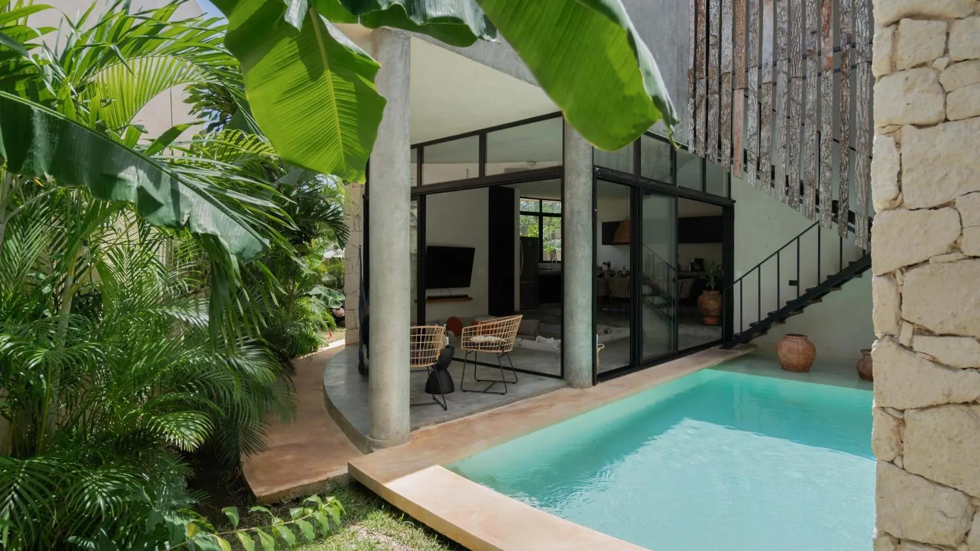 Bohemian Bliss Villa With Private Pool & Concierge 1A 툴룸 0*,  멕시코